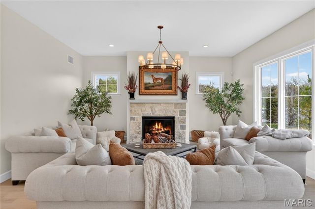 11 Enclave Drive, Des Peres, MO 63122