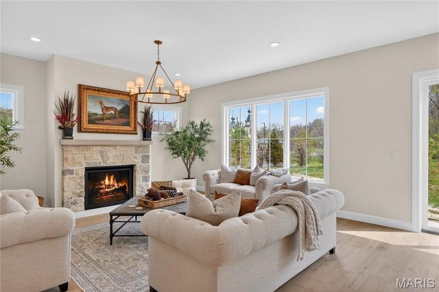 11 Enclave Drive, Des Peres, MO 63122