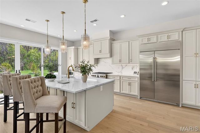 11 Enclave Drive, Des Peres, MO 63122