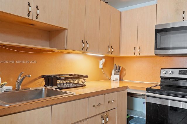 6620 W 2nd Court 104, Hialeah, FL 33012