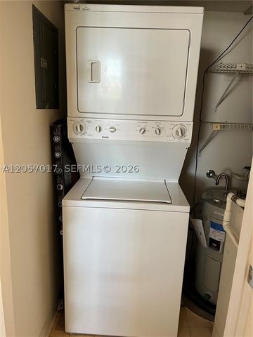 9520 Seagrape Dr 403, Davie, FL 33324