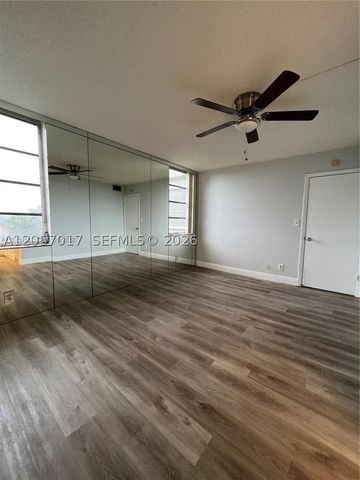 9520 Seagrape Dr 403, Davie, FL 33324