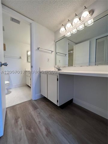 9520 Seagrape Dr 403, Davie, FL 33324