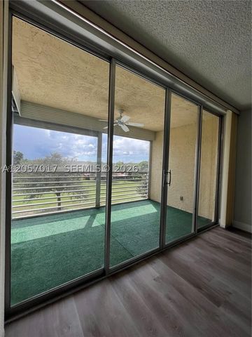 9520 Seagrape Dr 403, Davie, FL 33324