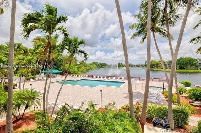9520 Seagrape Dr 403, Davie, FL 33324