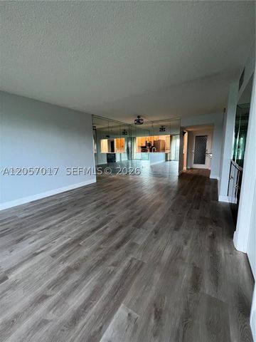 9520 Seagrape Dr 403, Davie, FL 33324