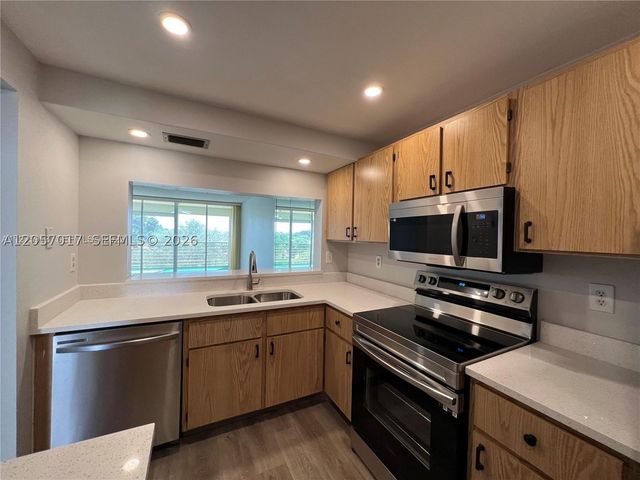 9520 Seagrape Dr 403, Davie, FL 33324