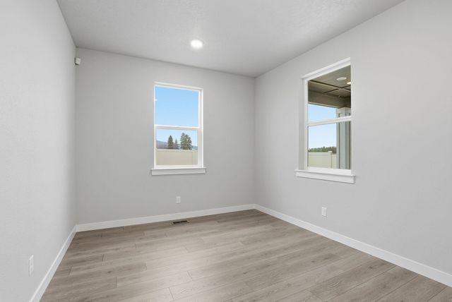 1231 N High Desert Dr, Deer Park, WA 99006