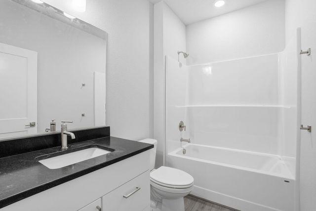 1231 N High Desert Dr, Deer Park, WA 99006