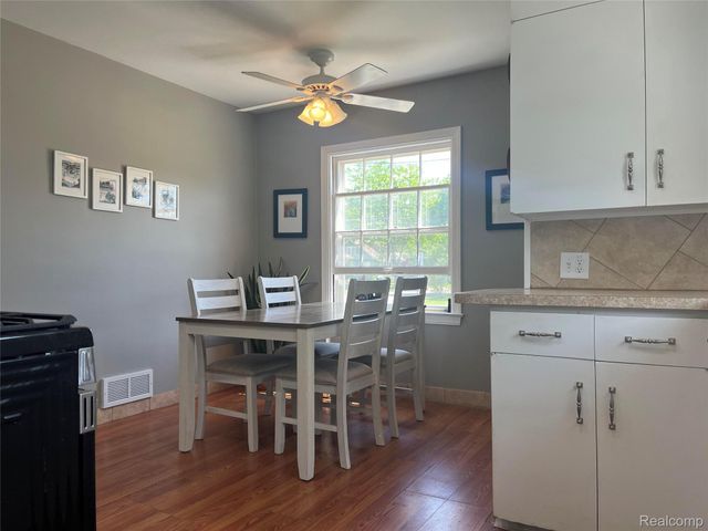 907 Napier Avenue, St. Joseph, MI 49085