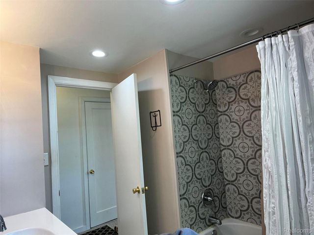 907 Napier Avenue, St. Joseph, MI 49085