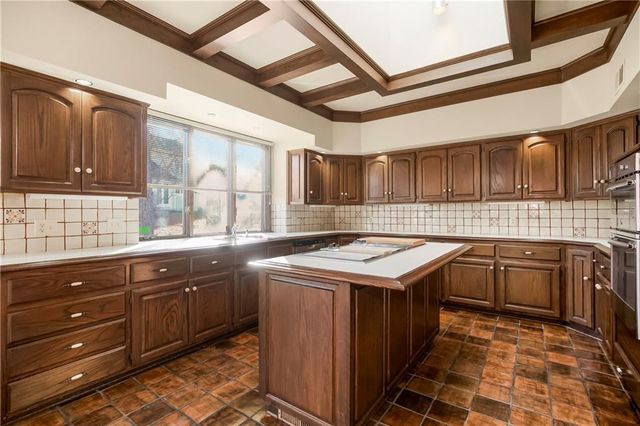 4009 W 110th Street, Leawood, KS 66211