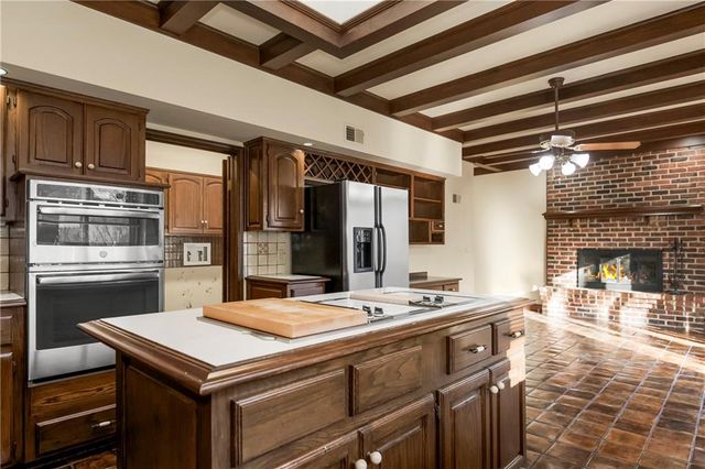 4009 W 110th Street, Leawood, KS 66211