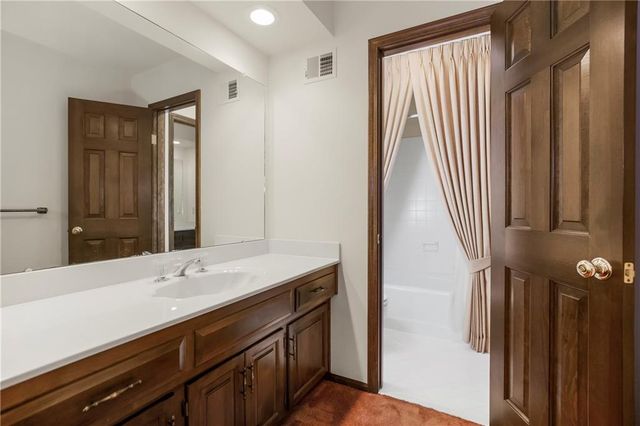 4009 W 110th Street, Leawood, KS 66211