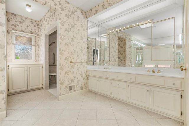 4009 W 110th Street, Leawood, KS 66211