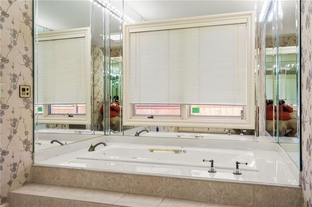 4009 W 110th Street, Leawood, KS 66211