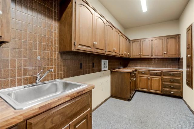 4009 W 110th Street, Leawood, KS 66211