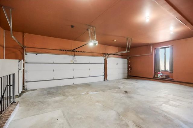 4009 W 110th Street, Leawood, KS 66211