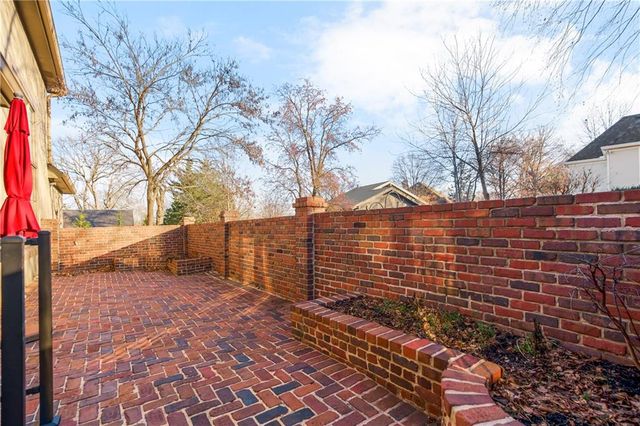 4009 W 110th Street, Leawood, KS 66211