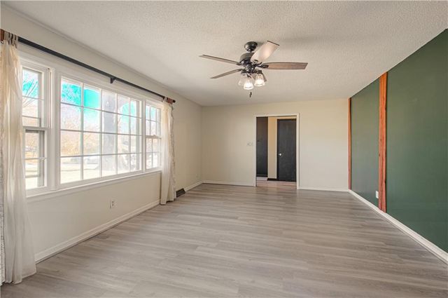 53 Fulkerson Circle, Liberty, MO 64068