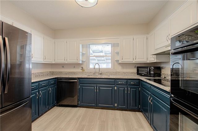 53 Fulkerson Circle, Liberty, MO 64068