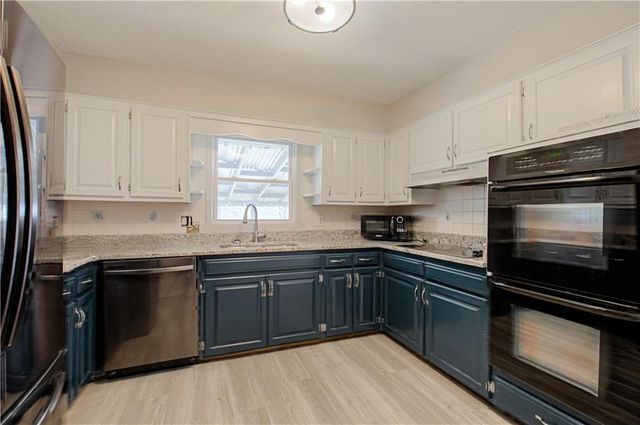 53 Fulkerson Circle, Liberty, MO 64068