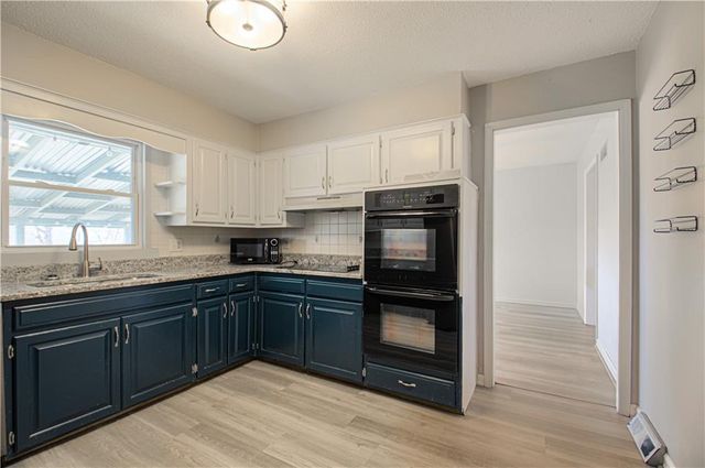 53 Fulkerson Circle, Liberty, MO 64068