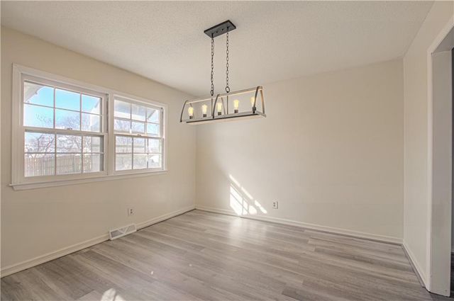 53 Fulkerson Circle, Liberty, MO 64068