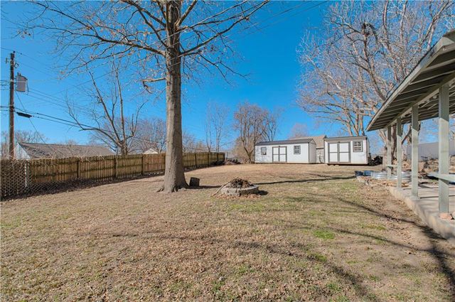 53 Fulkerson Circle, Liberty, MO 64068