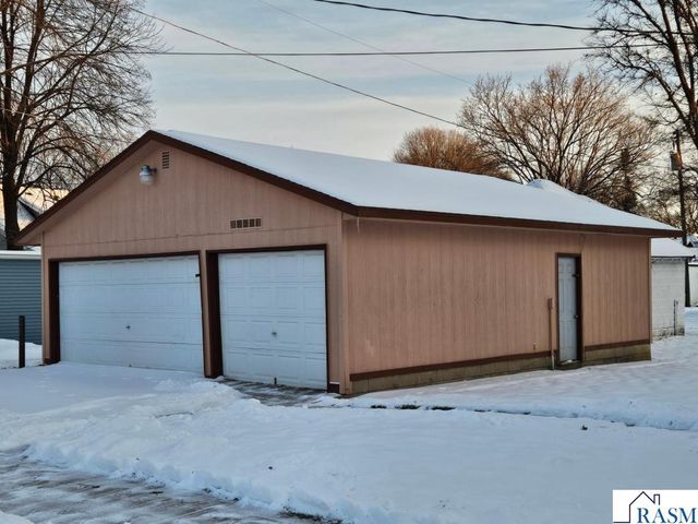 532 Range Street, North Mankato, MN 56003