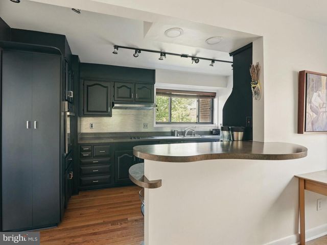 8003 16TH STREET, Washington, DC 20012