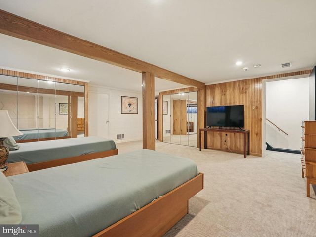 8003 16TH STREET, Washington, DC 20012