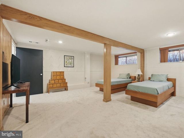 8003 16TH STREET, Washington, DC 20012