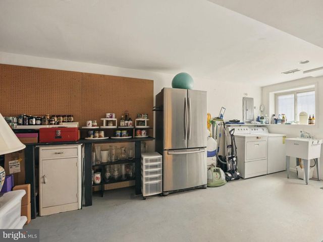 8003 16TH STREET, Washington, DC 20012