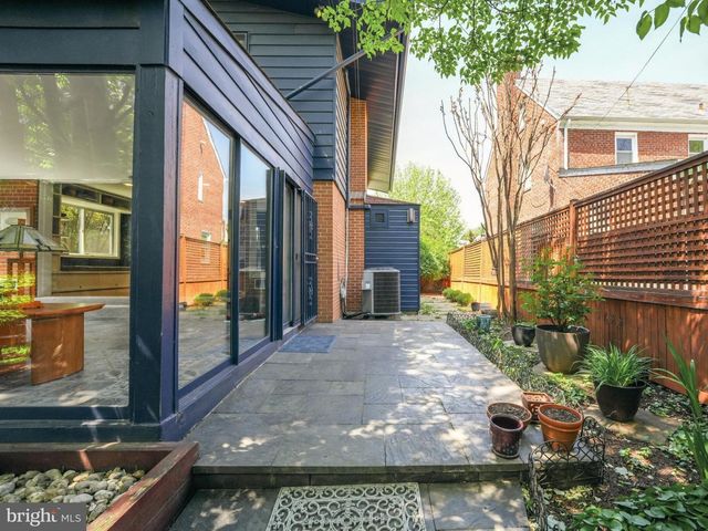 8003 16TH STREET, Washington, DC 20012