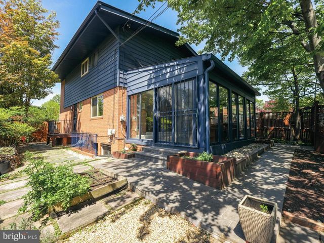 8003 16TH STREET, Washington, DC 20012