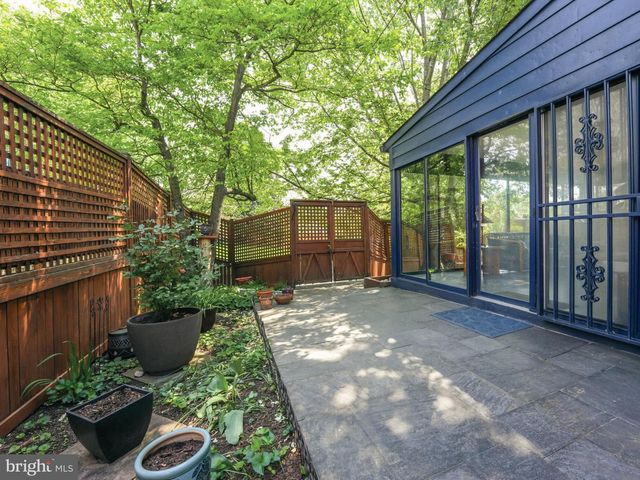 8003 16TH STREET, Washington, DC 20012