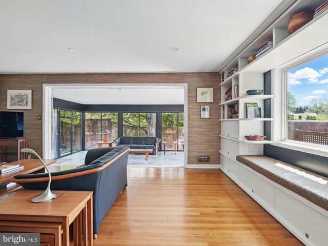 8003 16TH STREET, Washington, DC 20012