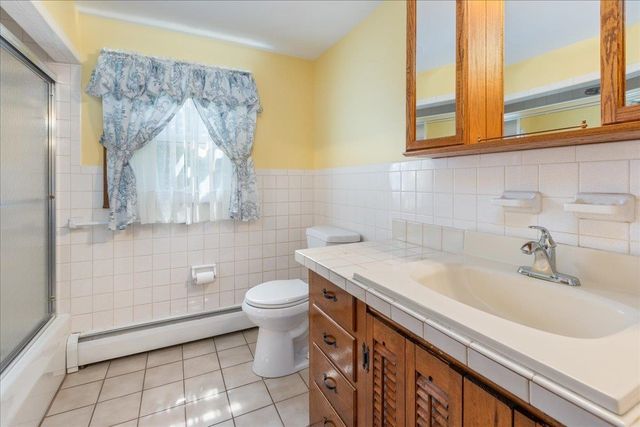 7 Wayne Street, Hudson, NH 03051