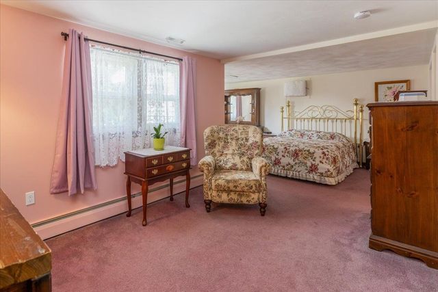 7 Wayne Street, Hudson, NH 03051