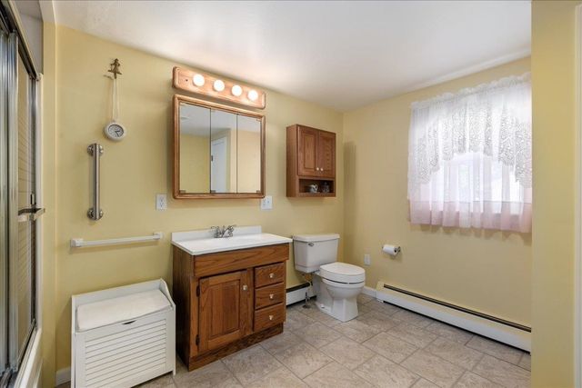 7 Wayne Street, Hudson, NH 03051