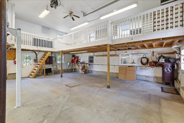 7 Wayne Street, Hudson, NH 03051