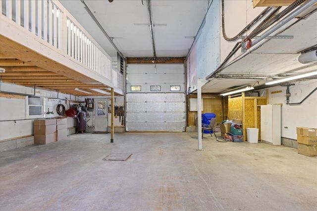 7 Wayne Street, Hudson, NH 03051