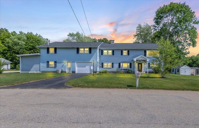 7 Wayne Street, Hudson, NH 03051