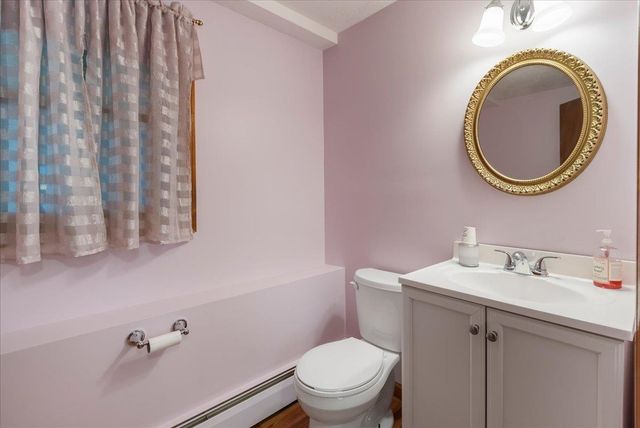 7 Wayne Street, Hudson, NH 03051
