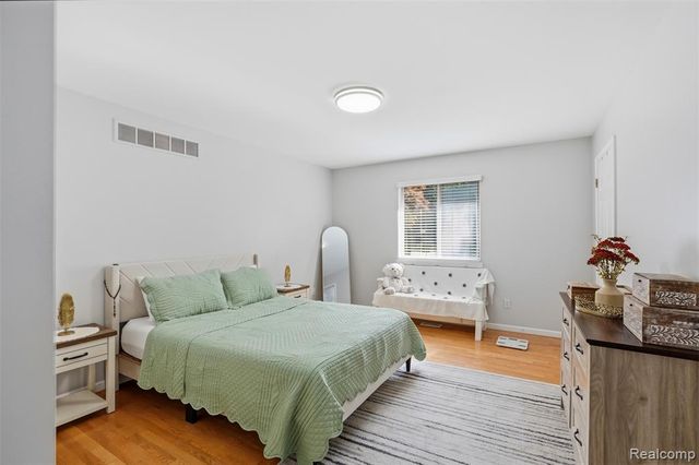 36372 Cecilia Drive, Sterling Heights, MI 48312