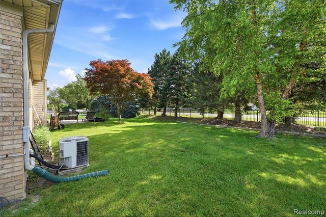 36372 Cecilia Drive, Sterling Heights, MI 48312
