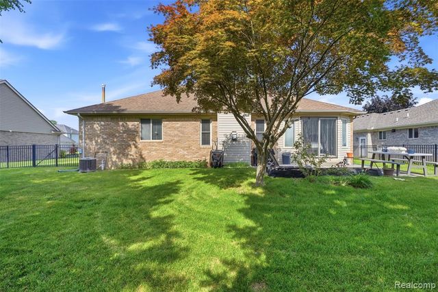 36372 Cecilia Drive, Sterling Heights, MI 48312