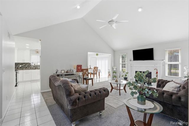 36372 Cecilia Drive, Sterling Heights, MI 48312