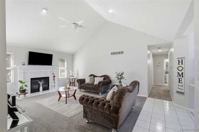 36372 Cecilia Drive, Sterling Heights, MI 48312
